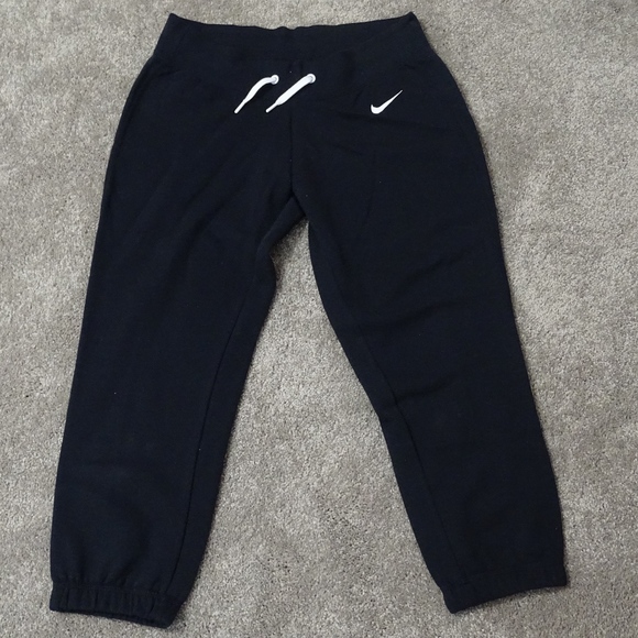 Nike Pants - Nike Cotton Capris